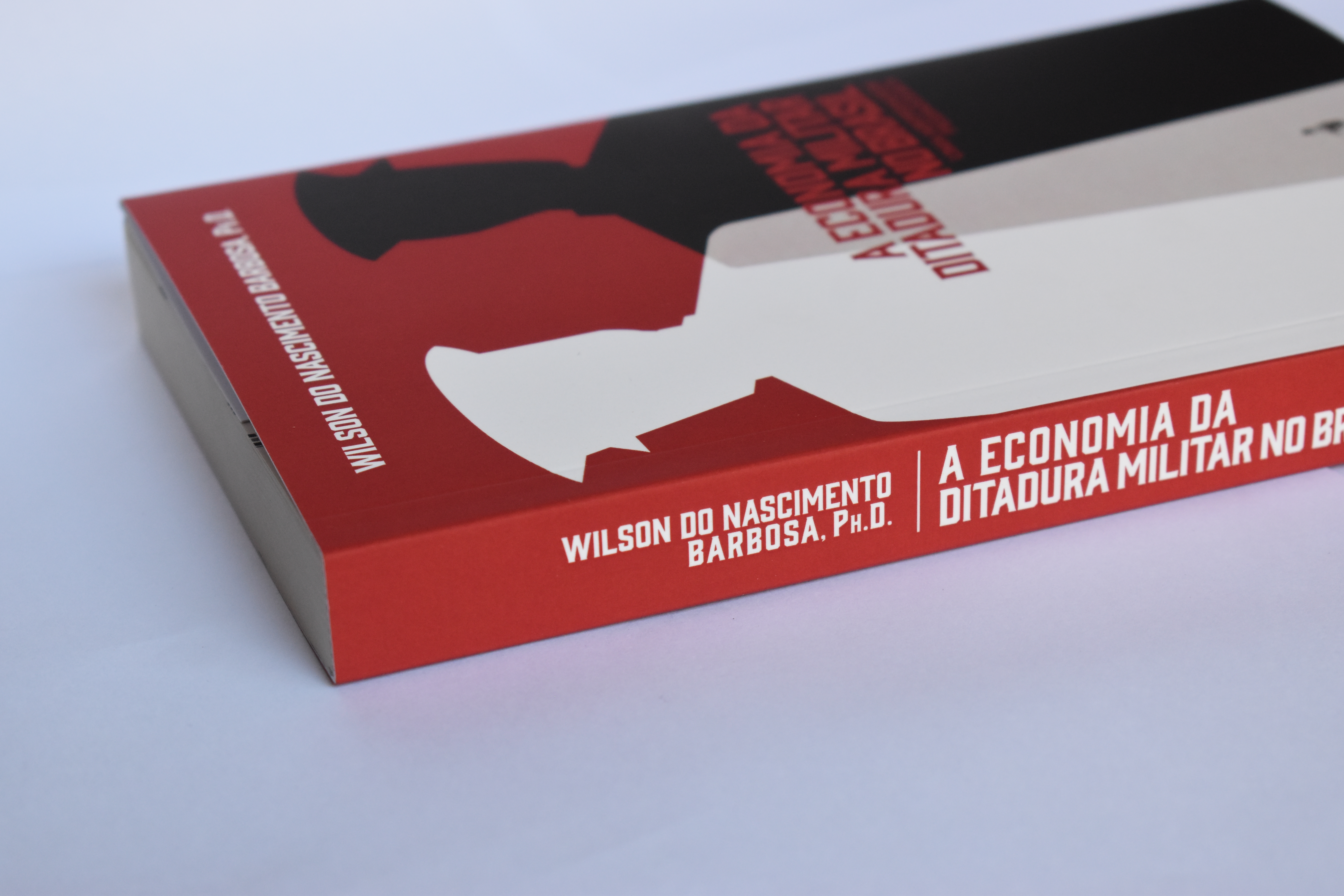 Imagem da capa do livro "A economia da ditadura militar no Brasil (1964-1990): uma abordagem pedagógica", de Wilson do Nascimento Barbosa.